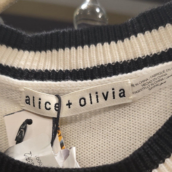 Alice + Olivia White and Black Wool Sweater with Red Love Design Oversized - Picture 2 of 14
